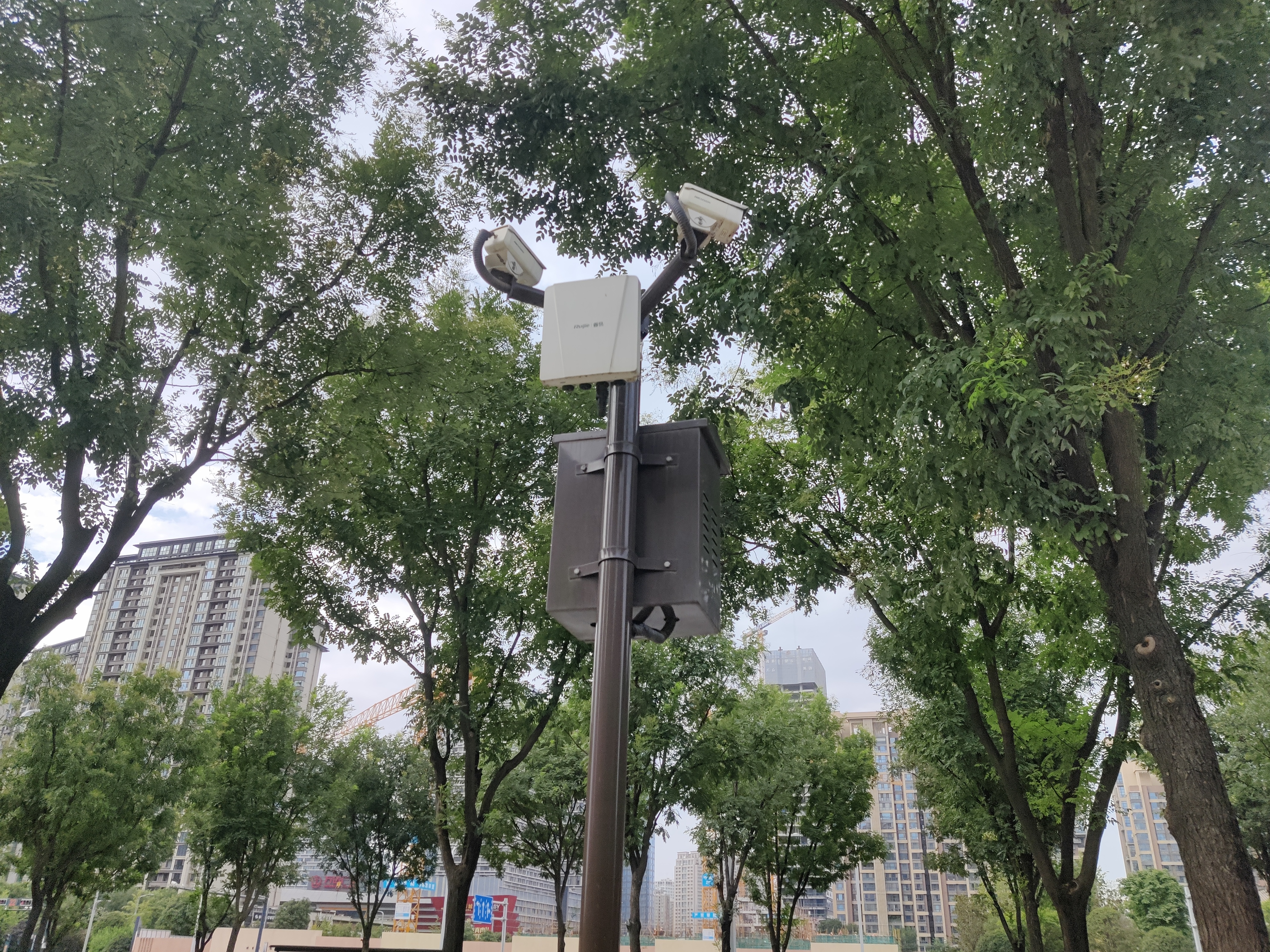 自然景區(qū)如何用AI視頻分析報警系統(tǒng)管理？