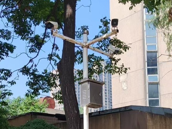 為您在西安的工廠安裝智能監(jiān)控攝像頭，構(gòu)筑安全與效率的堅實(shí)屏障